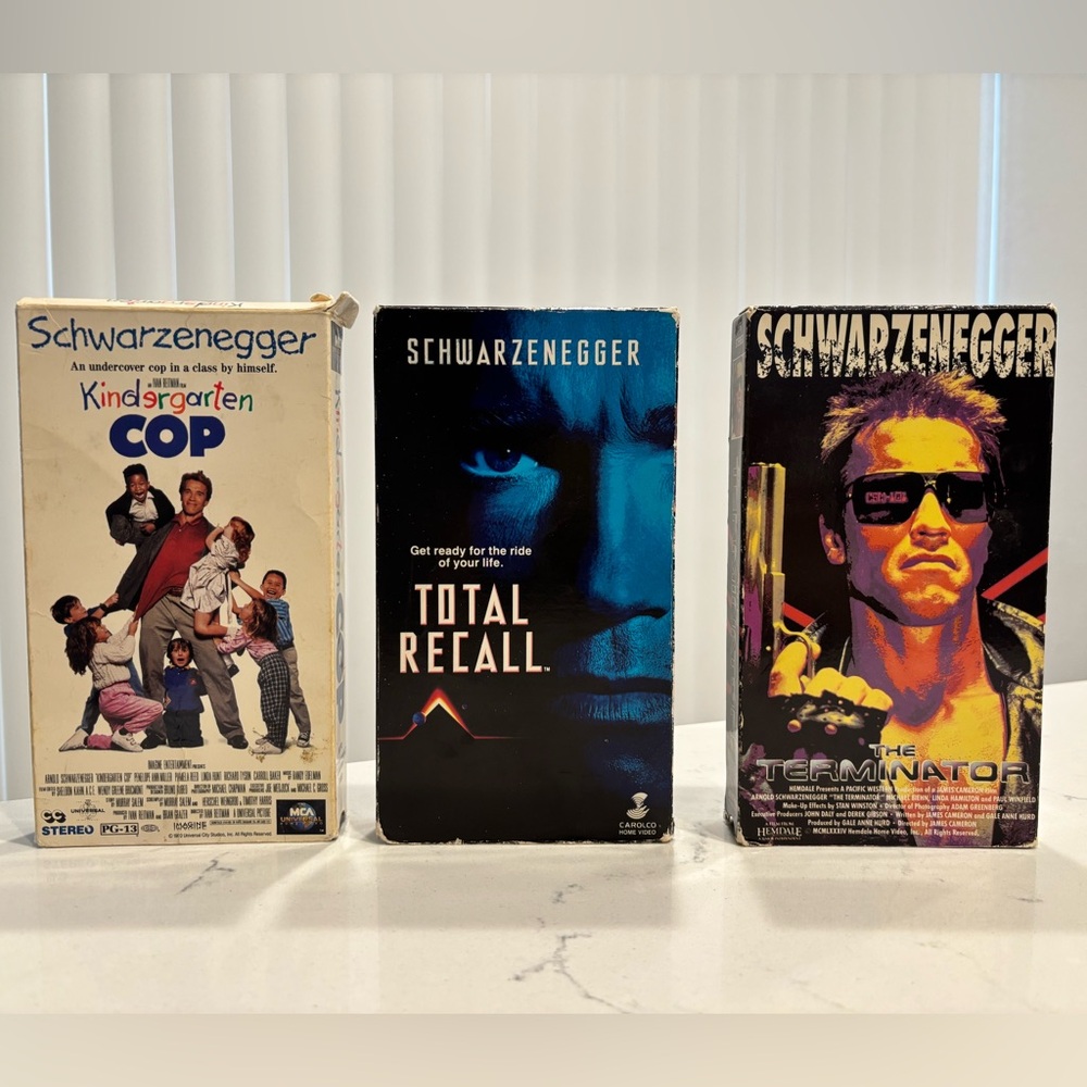 3 Arnold Schwarzenegger VHS Kindergarten Cop, Total Recall, Terminator